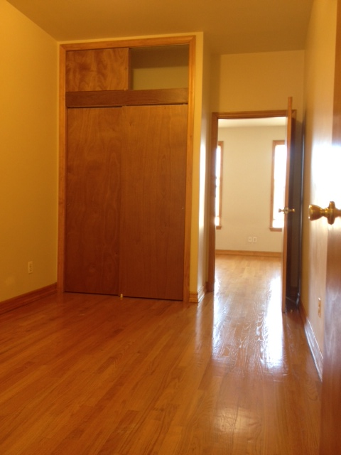 153 Driggs Ave 2L - Photo 2 of 4