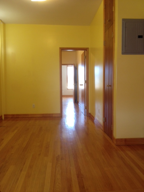 153 Driggs Ave 2L - Photo 3 of 4