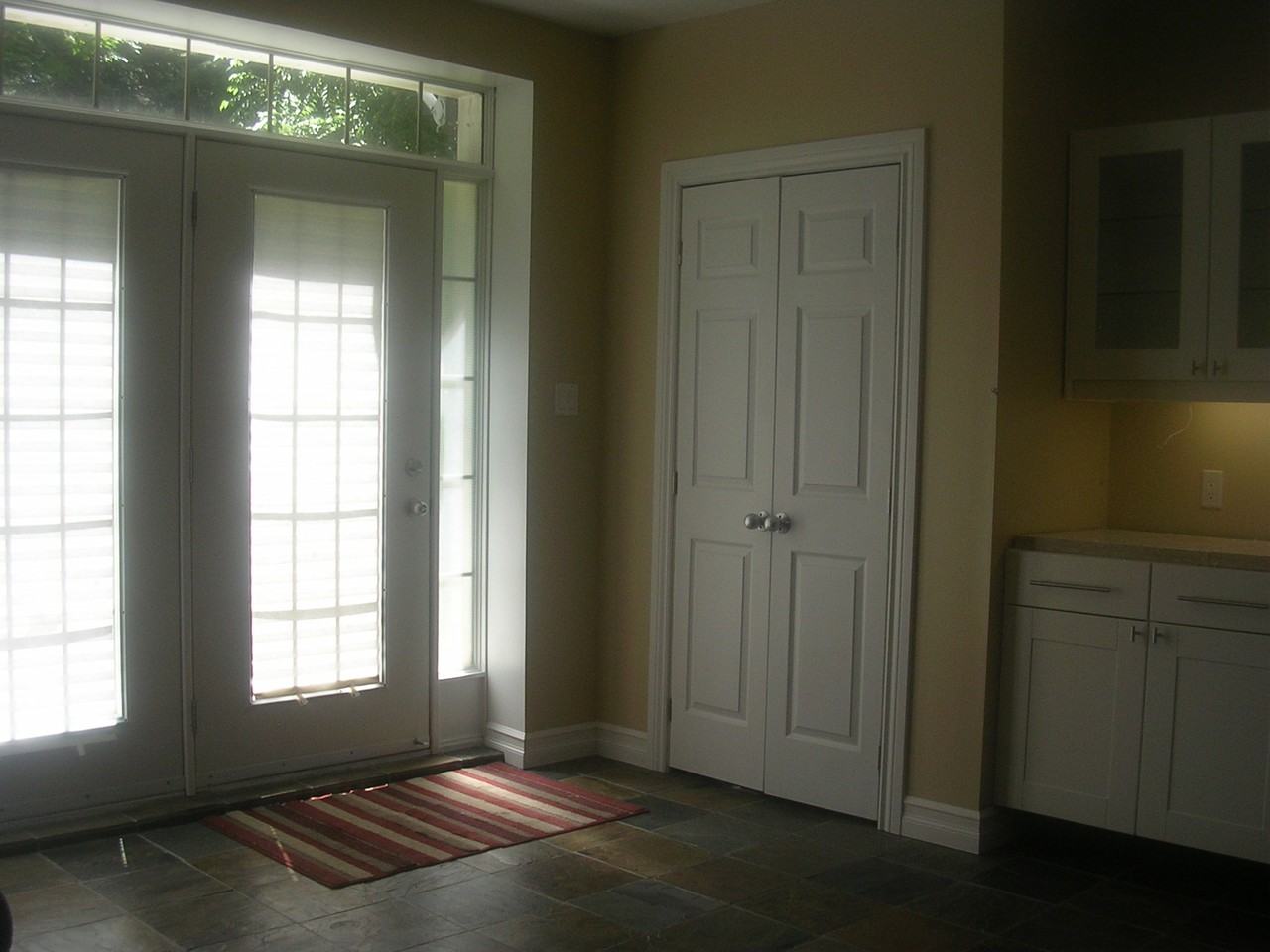 28 Dundas St - Photo 3 of 10