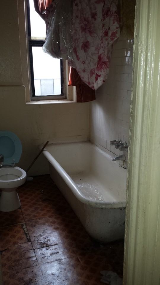 211 Sterling St - Photo 2 of 5