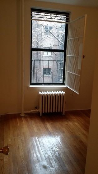 207 W 180th St #3B - Photo 2 of 5