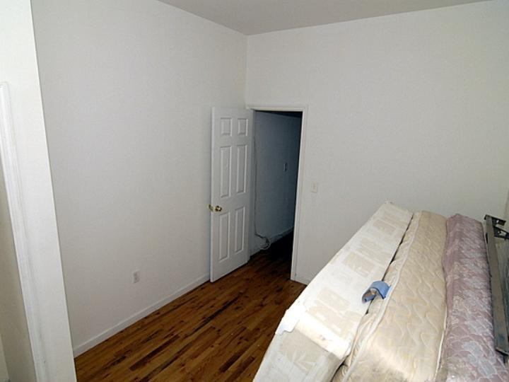 328 47th St SE 1D - Photo 2 of 5