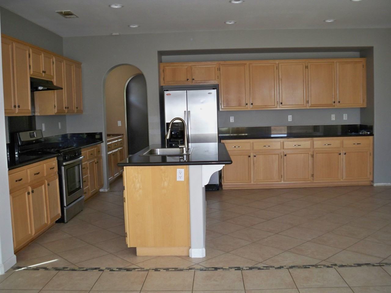 2220 Cypress St - Photo 2 of 5