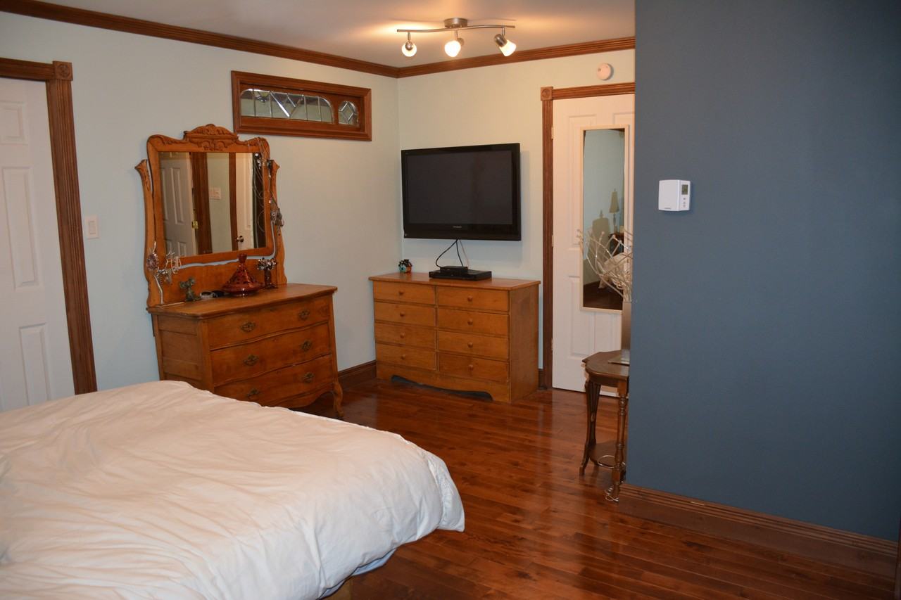 5067 Av Bannantyne - Photo 3 of 10