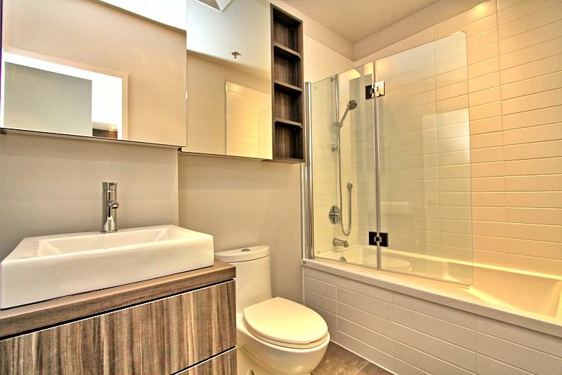 7400 Boul St-Laurent #218 - Photo 2 of 5