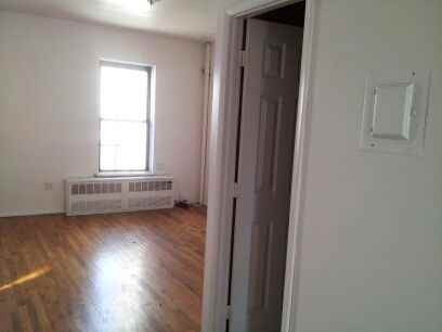 688 4th St - Photo 3 of 4