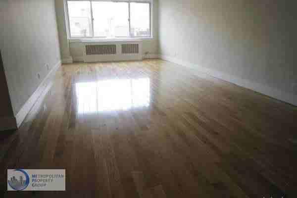 220 E 25th St 3 - Photo 3 of 6