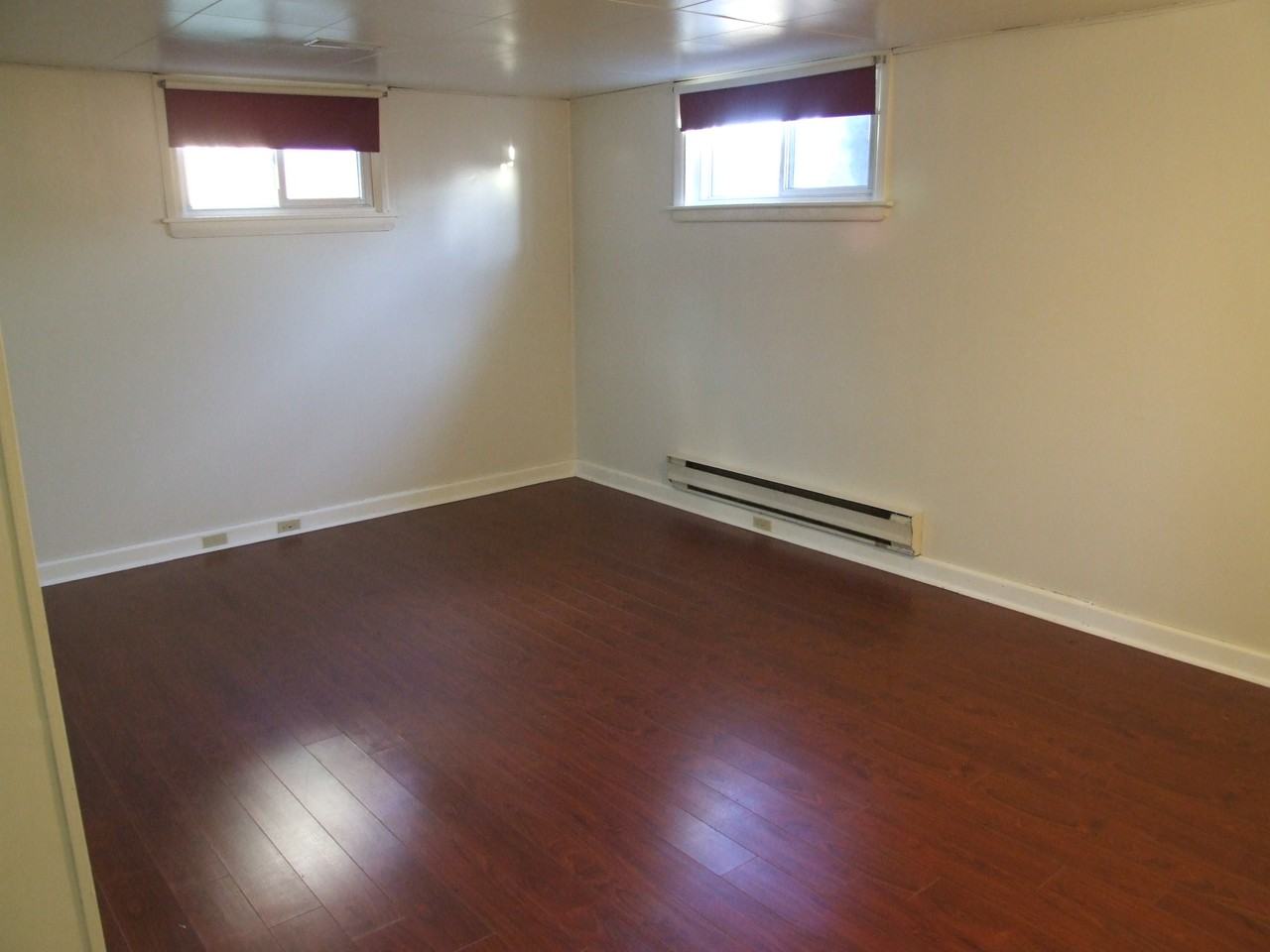 398 Bridge St E - Photo 3 of 5