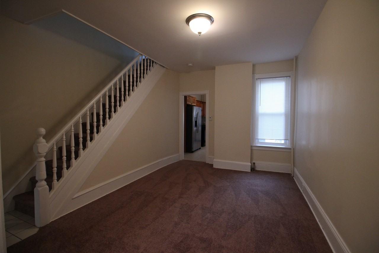 1418 Liberty St - Photo 2 of 6