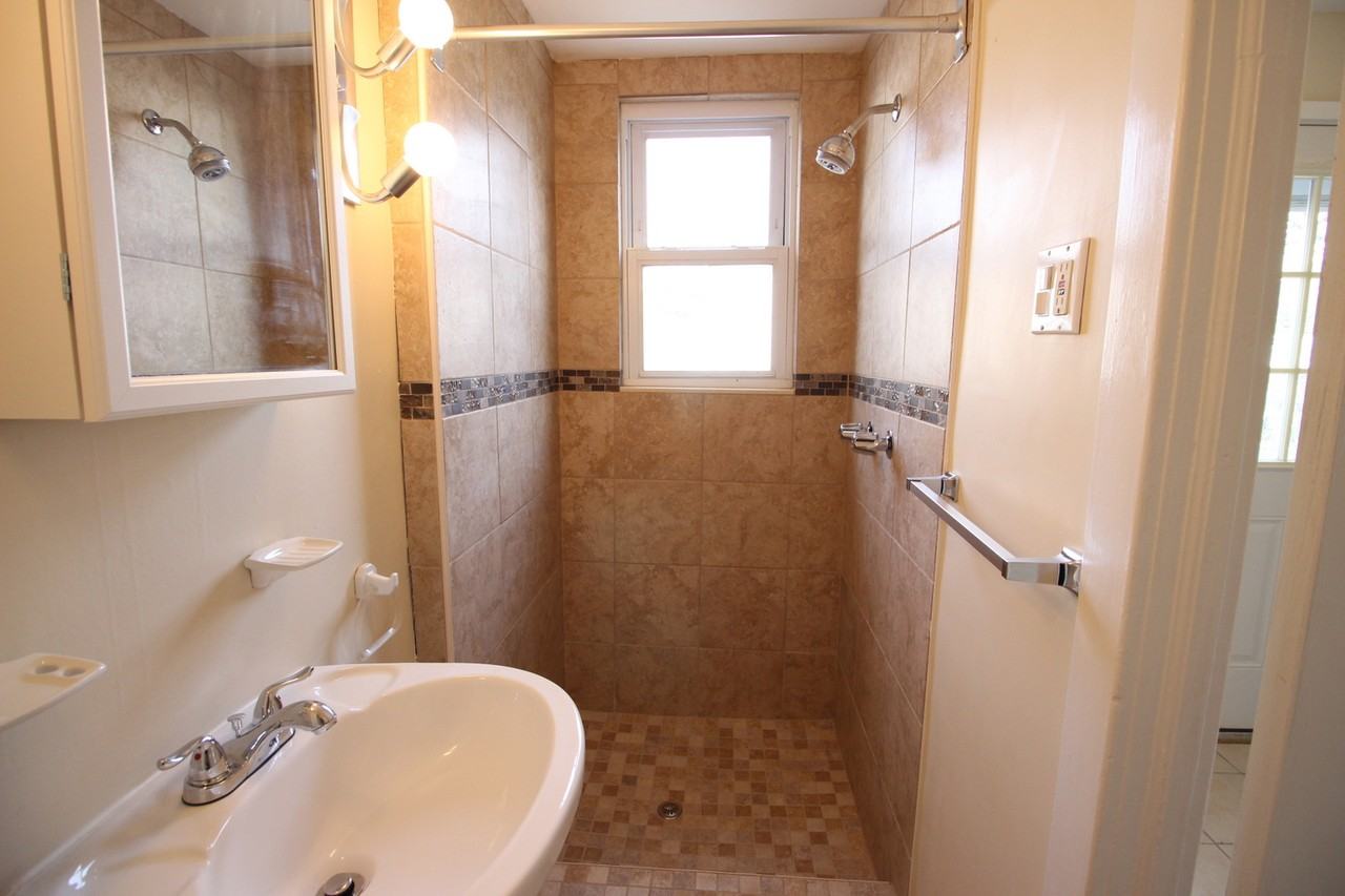 1418 Liberty St - Photo 3 of 6