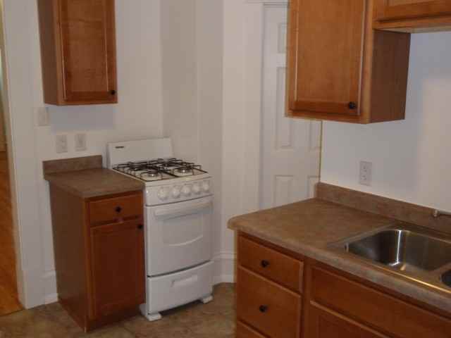 1709 Buchanan St NE - Photo 3 of 6