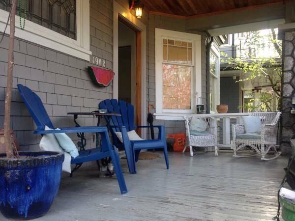 1902 Blenheim St - Photo 2 of 7