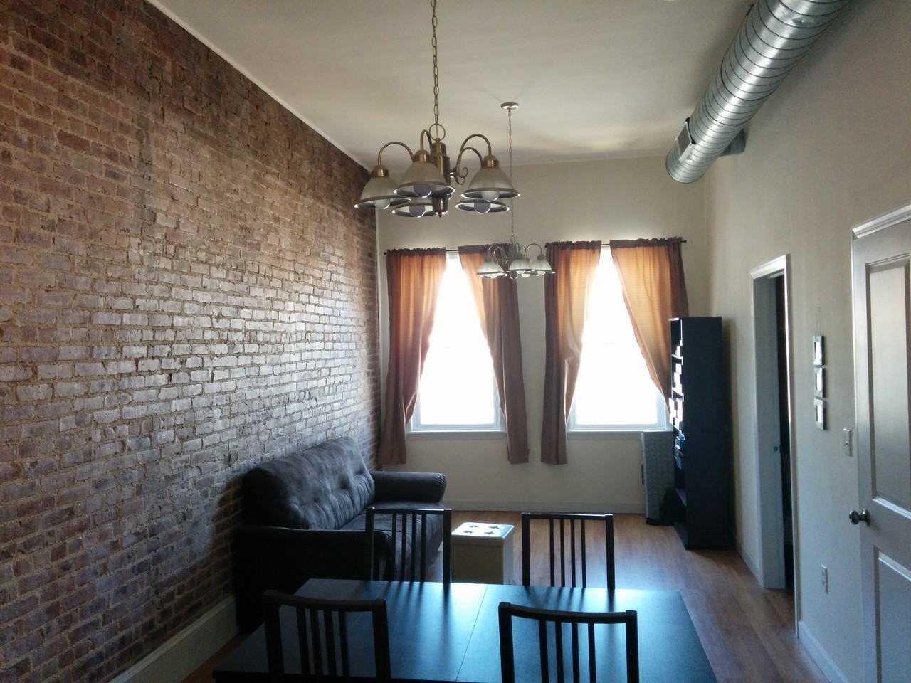 325 Baldwin Ave - Photo 2 of 5