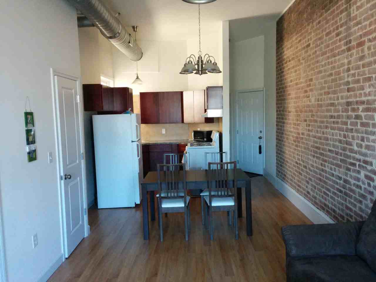325 Baldwin Ave - Photo 3 of 5