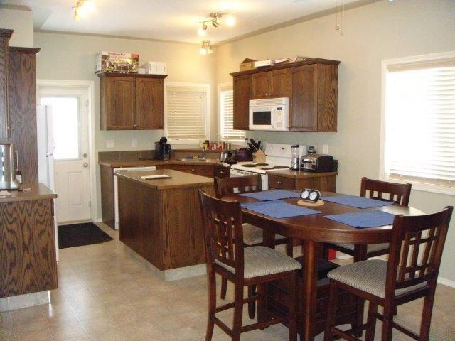 39 Isherwood Close - Photo 2 of 4