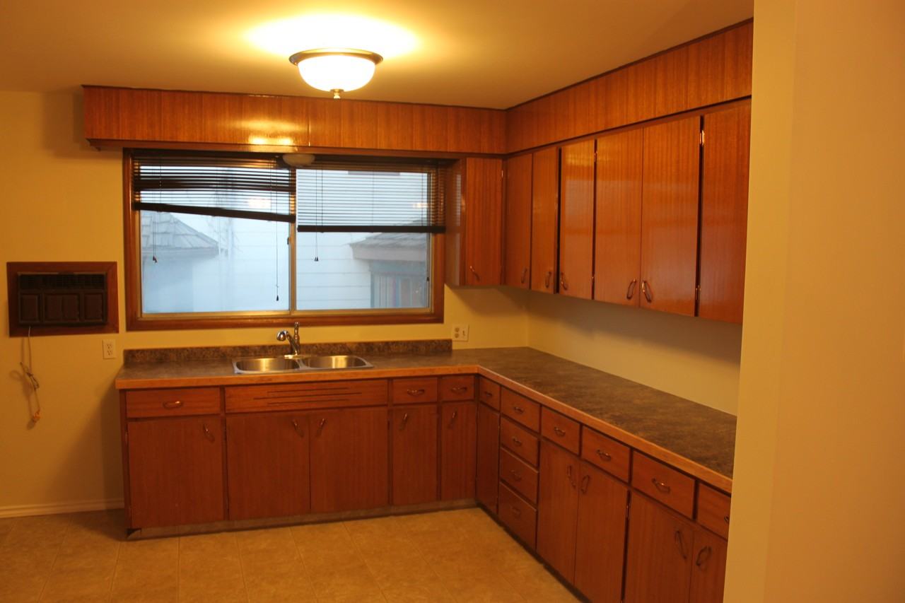 438 Central Ave N #2 - Photo 2 of 6