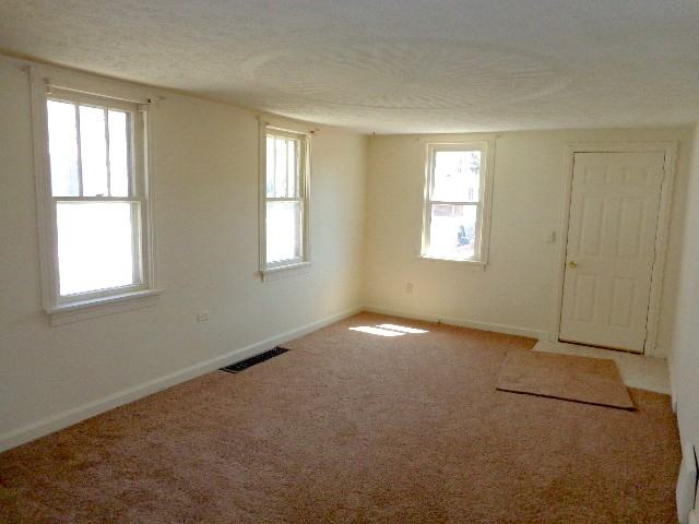 1207 Knox Ave - Photo 2 of 13