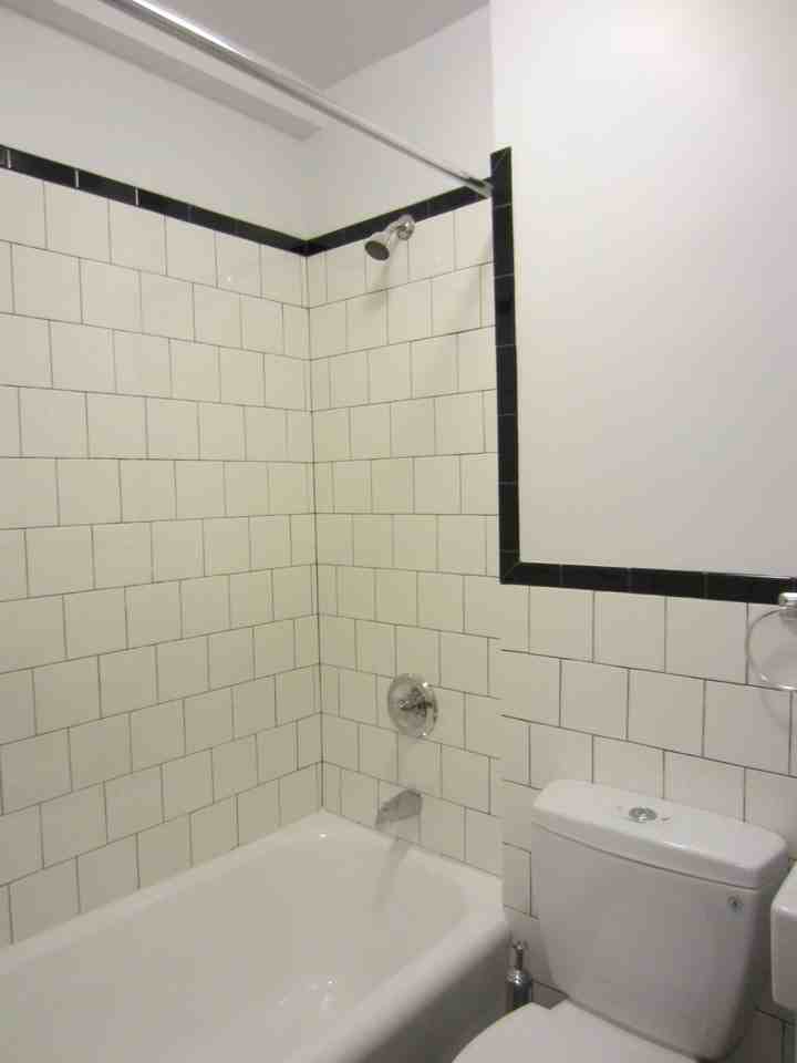 260 W 23rd St - Photo 2 of 4