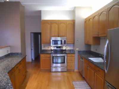 600 S Dearborn St - Photo 3 of 10