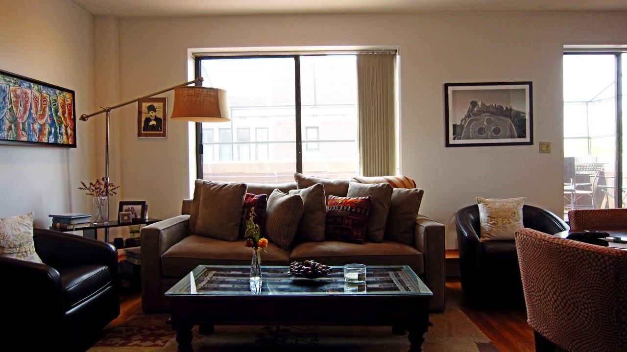 980 Memorial Dr - Photo 2 of 10