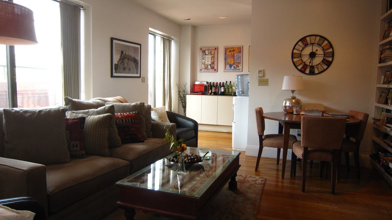 980 Memorial Dr - Photo 3 of 10