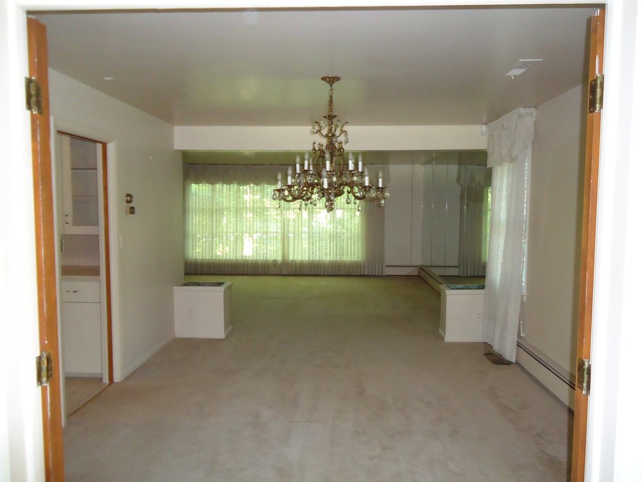 3220 Sulgrave Rd - Photo 2 of 5