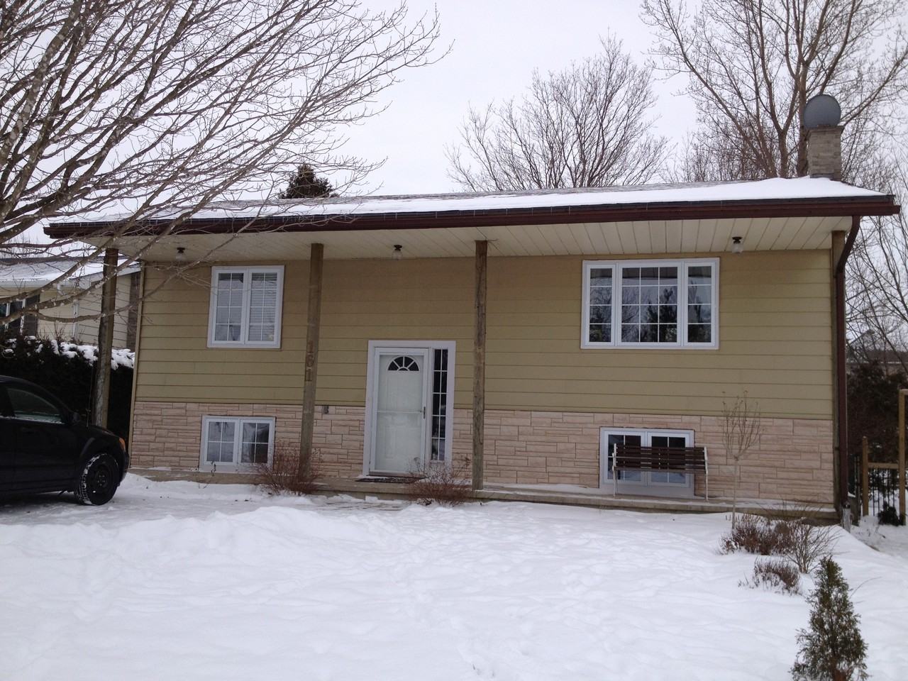 161 Nicoline Ave - Photo 2 of 10