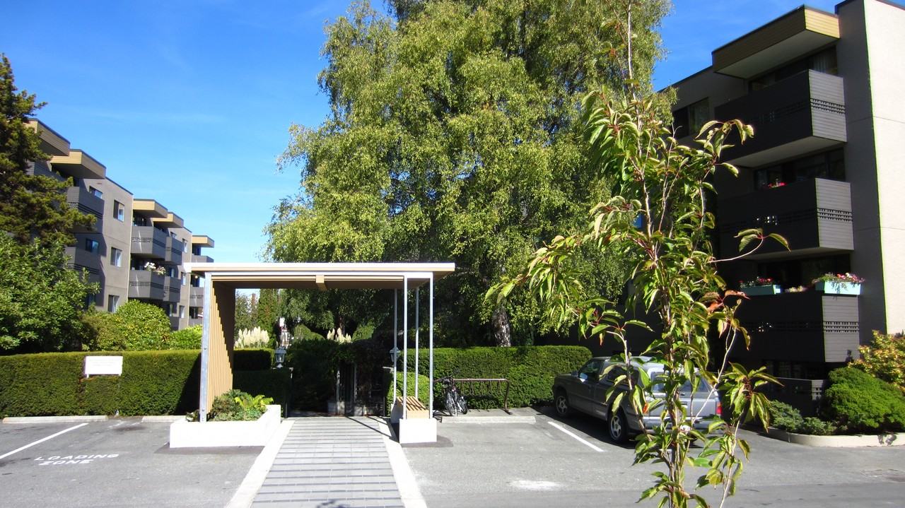 566 Simcoe St, Victoria, BC V8V 1L8 1 Bedroom Apartment for 885/month