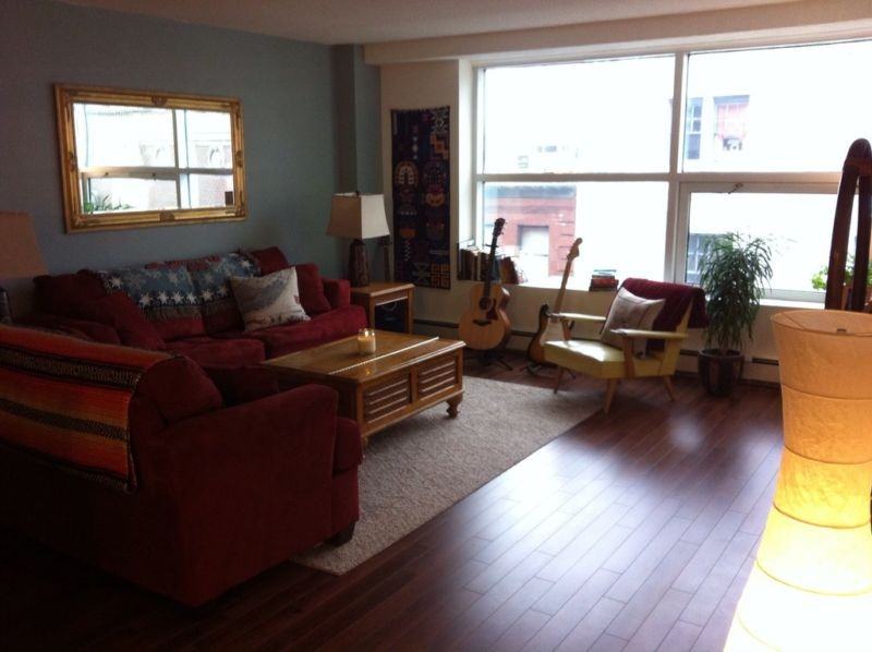 1546 Barrington St - Photo 2 of 4