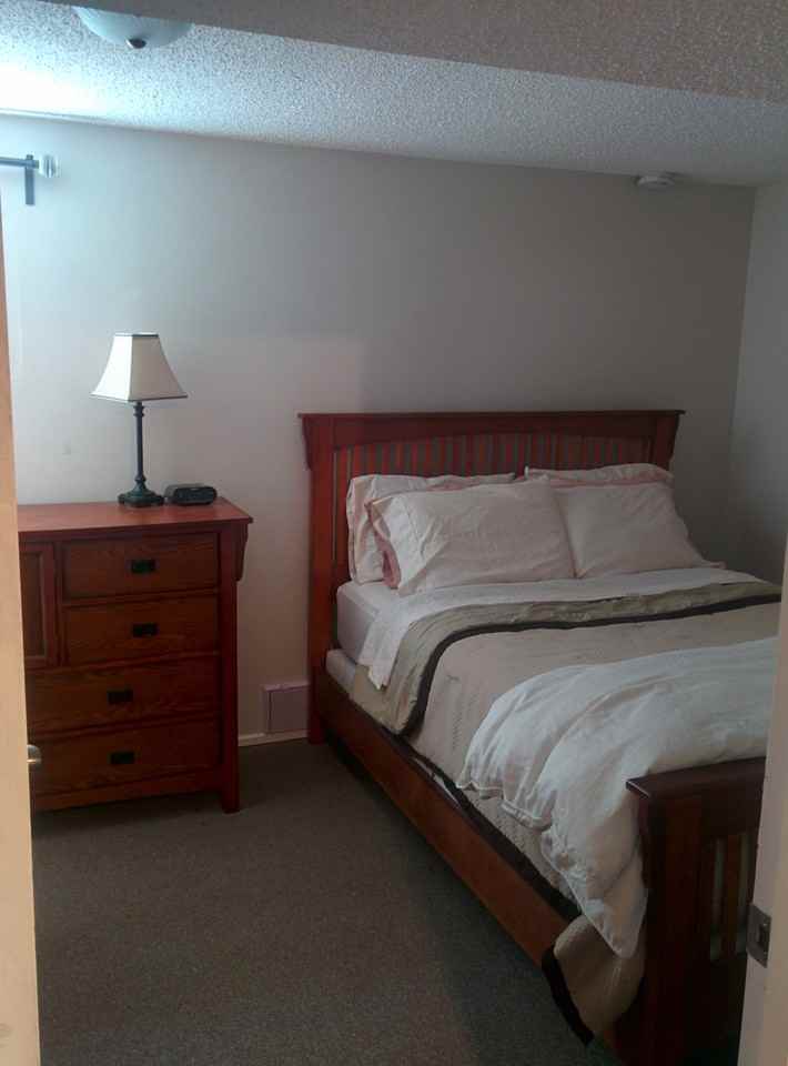 9359 92 St NW - Photo 3 of 6