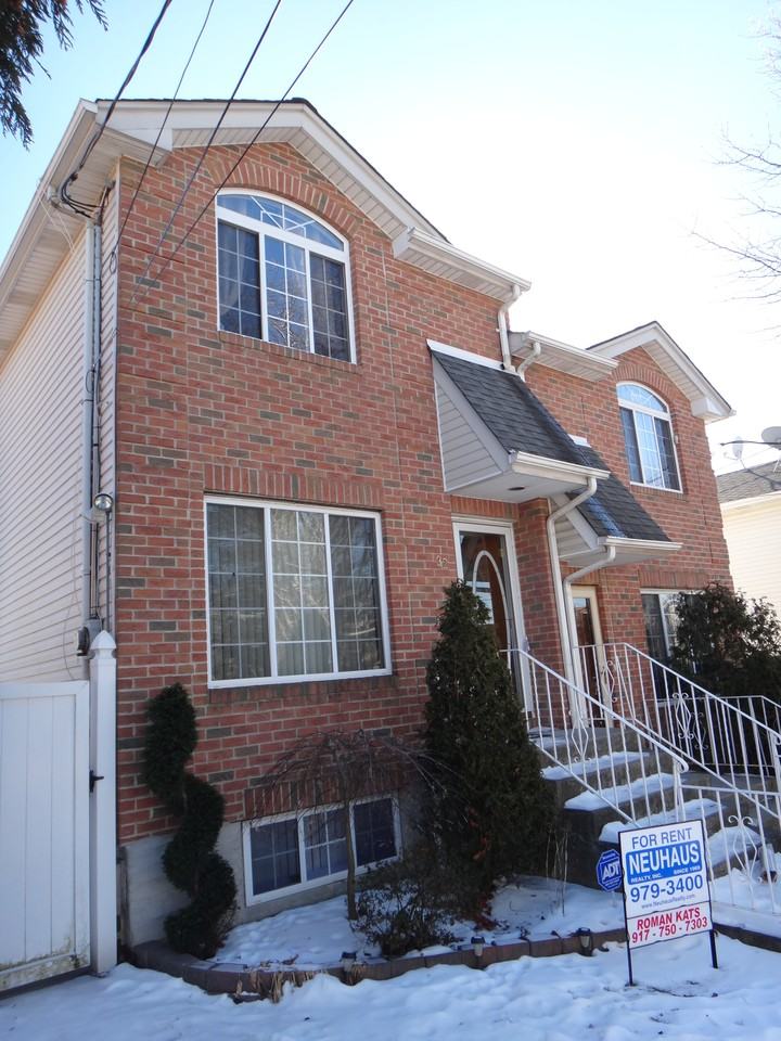 32 Pershing St - Photo 2 of 16