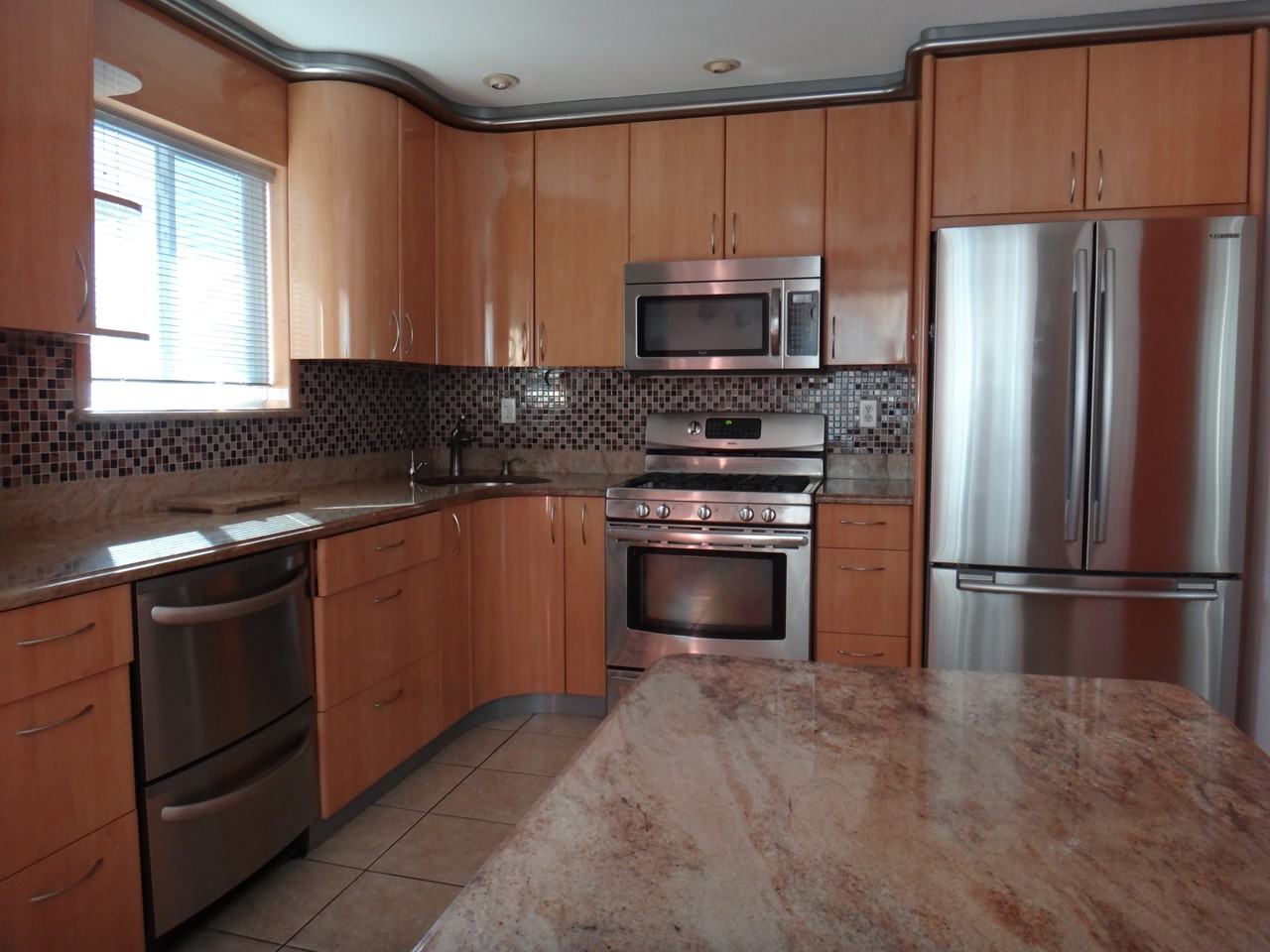 32 Pershing St - Photo 3 of 16