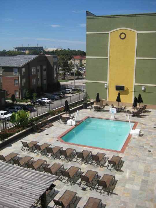 3135 Highland Rd - Photo 3 of 11