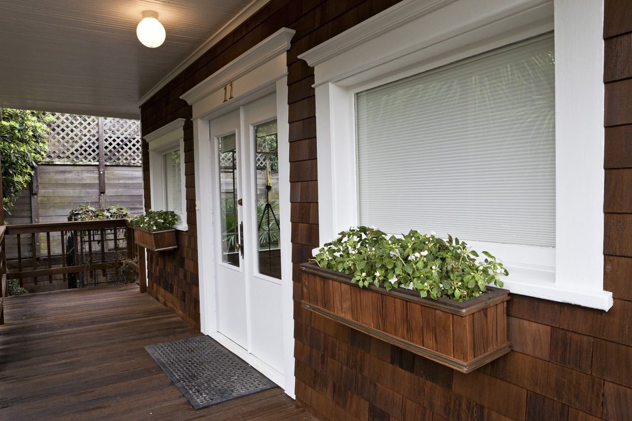 11 Laurel Ave - Photo 2 of 15