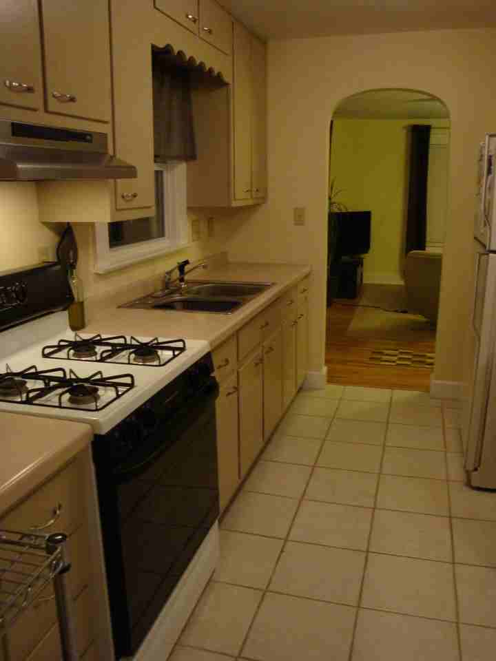 704 W Wylie St - Photo 3 of 6