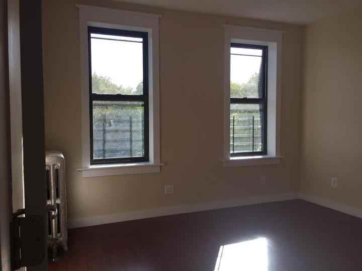 1306 Eastern Pkwy - Photo 3 of 5