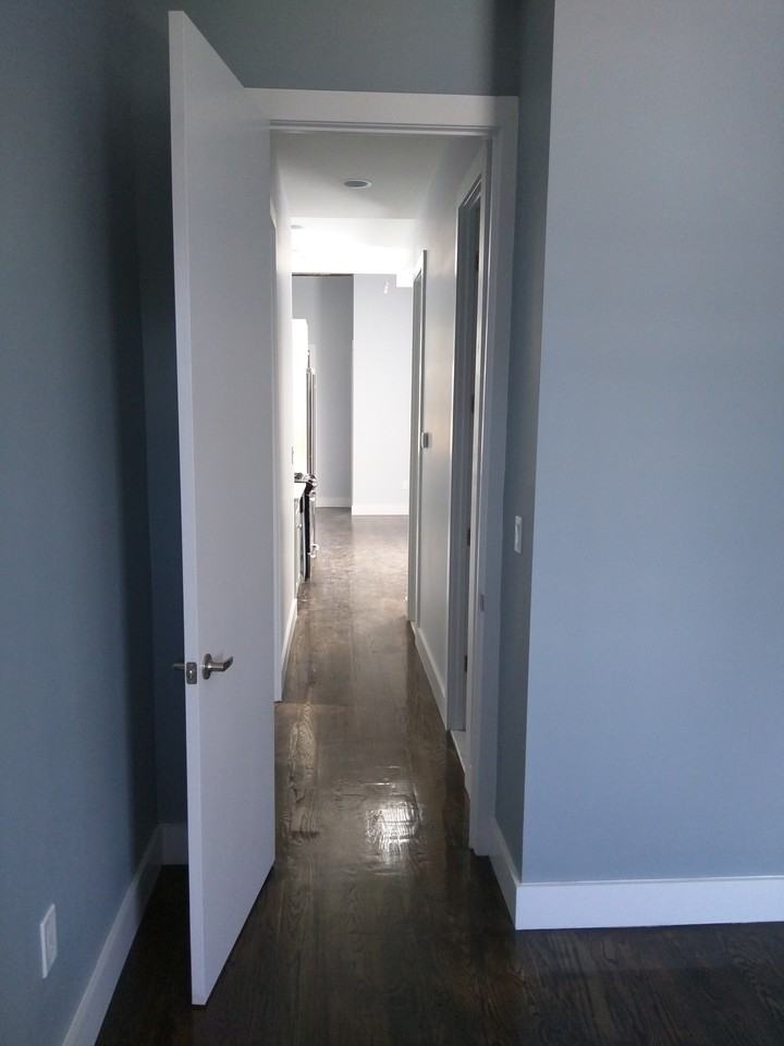 1877 Gates Ave - Photo 2 of 8