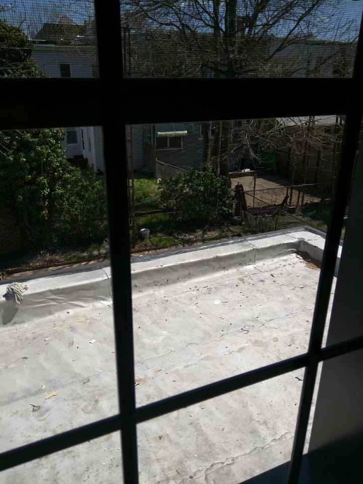 1877 Gates Ave - Photo 3 of 8