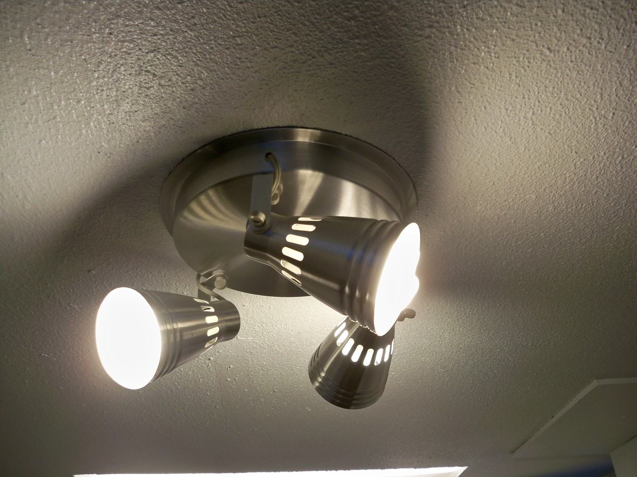 1010 W 38th Ave - Photo 3 of 14