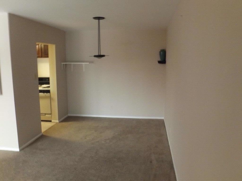 288 Drummers Ln - Photo 3 of 6