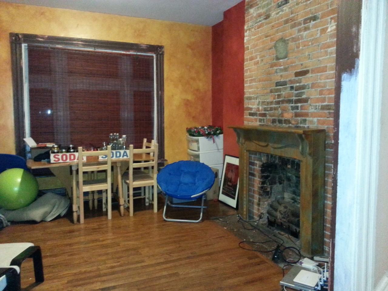 1079 Mt Pleasant Ave - Photo 2 of 5