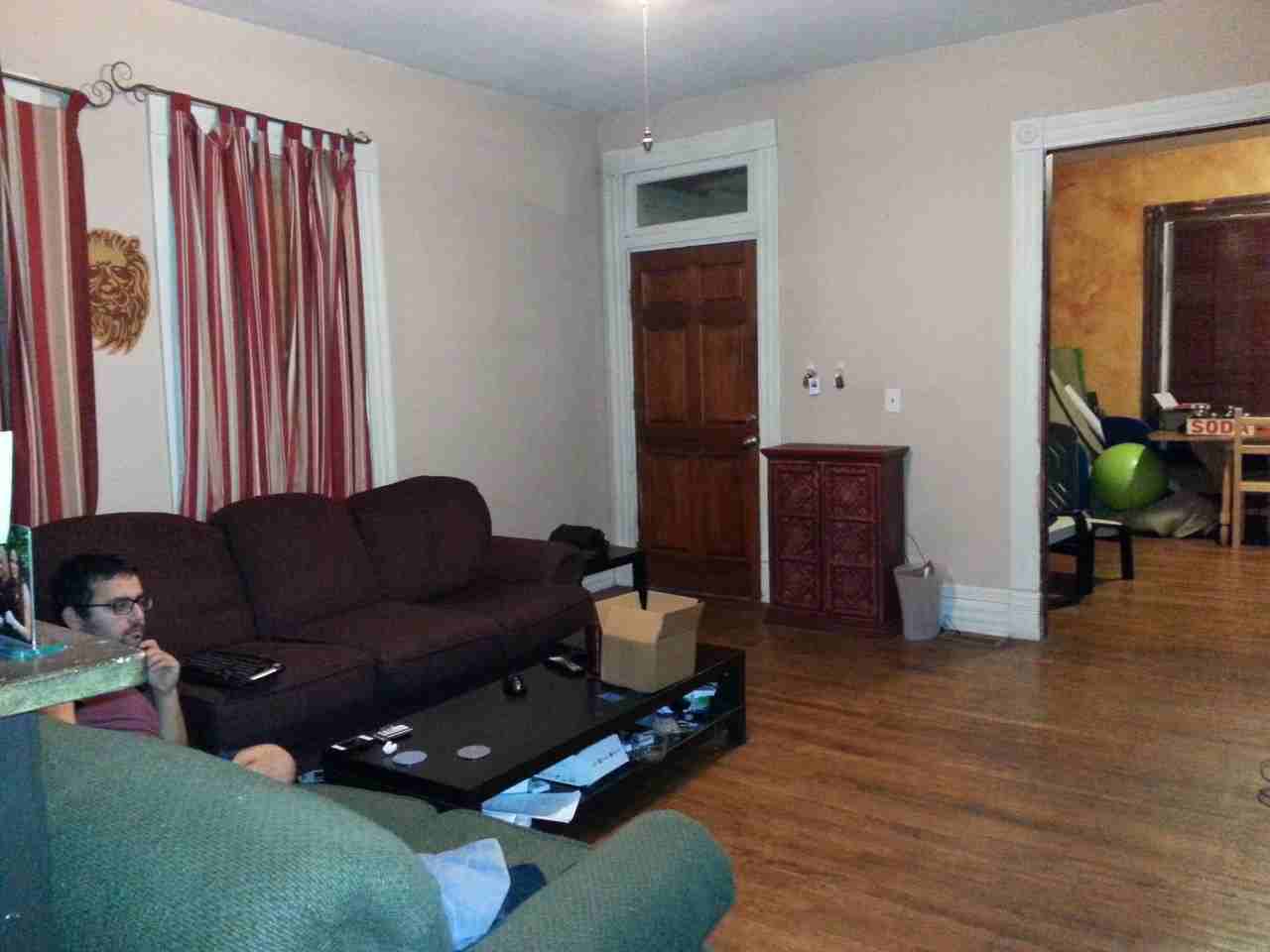 1079 Mt Pleasant Ave - Photo 3 of 5