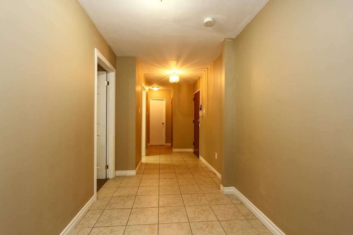 286 Erb St W - Photo 3 of 5