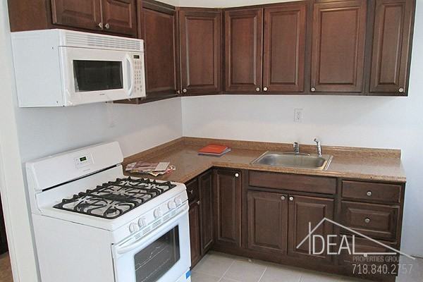 97 Graham Ave - Photo 2 of 8