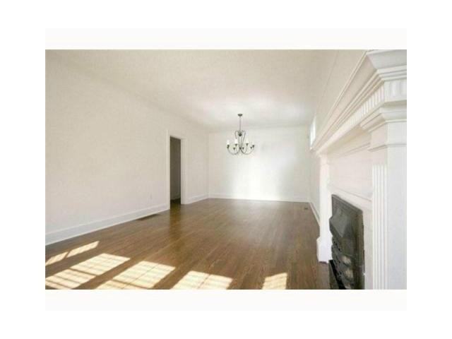 10 Wesanford Pl - Photo 3 of 9