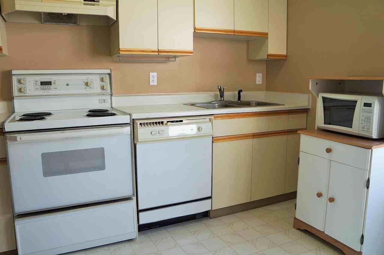 7318 109 St NW - Photo 3 of 10