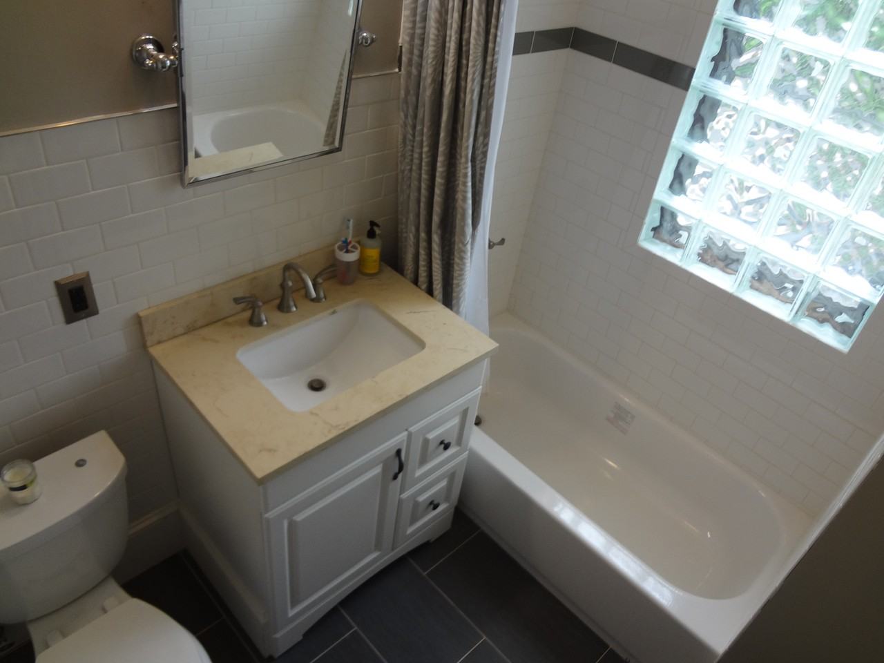 1835 Kenwood Pkwy - Photo 3 of 5