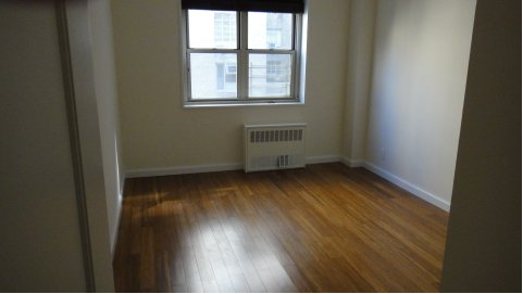 4 W 91st St - Photo 3 of 5