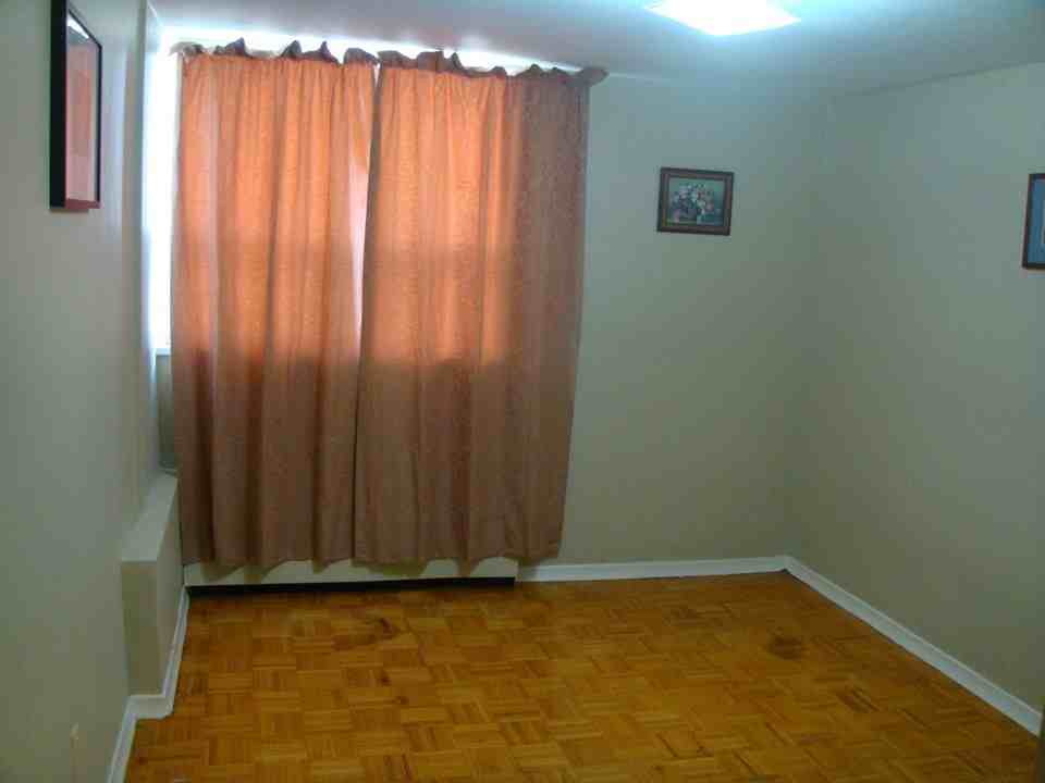 200 Woolner Ave - Photo 2 of 4