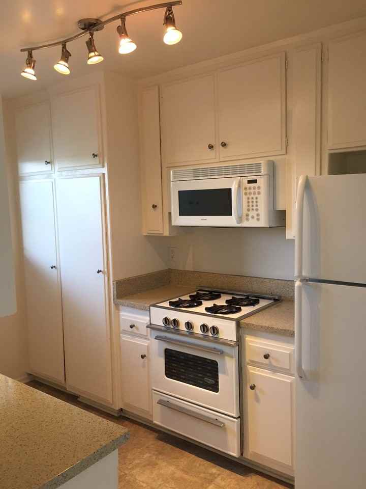 11278 Dorothy St - Photo 3 of 10